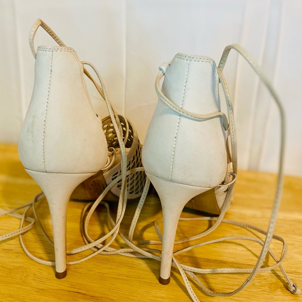 Vince Camuto Cream Heels with Woven Pattern - Picture 5 of 14
